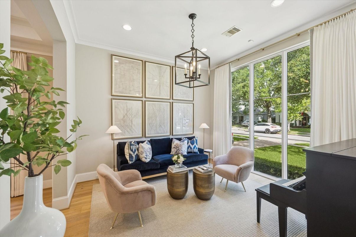 Interior, Living room, Pendant Lights, Recessed Lighting, Wood Texture Flooring