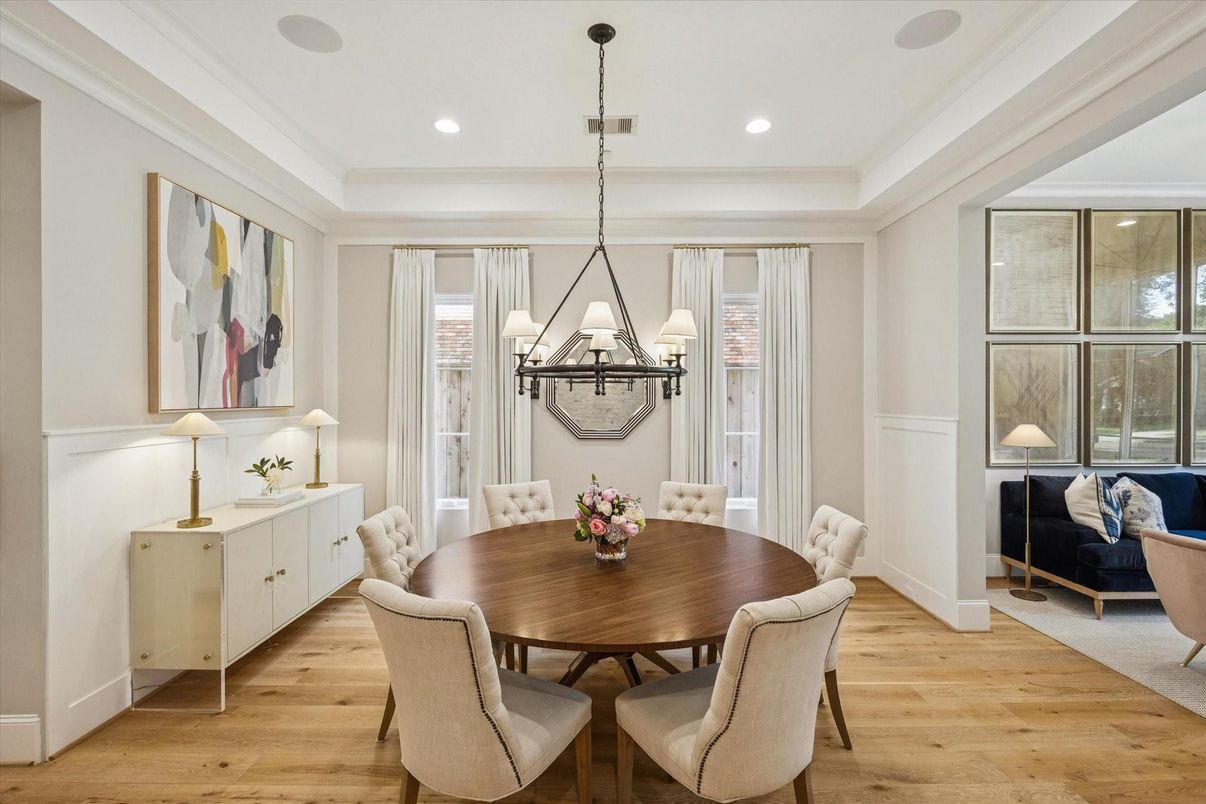 Chandelier, Dining room, Interior, Recessed Lighting, Wood Texture Flooring