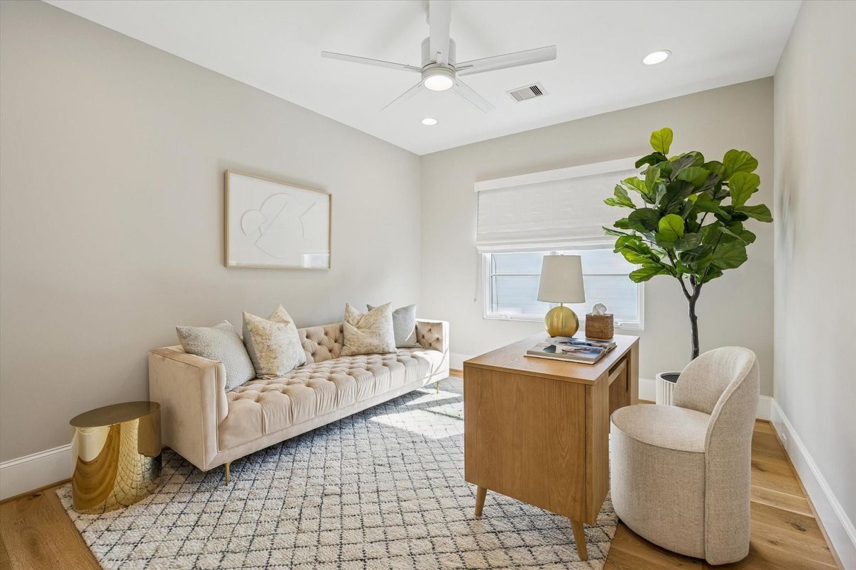 Interior, Recessed Lighting, Wood Texture Flooring