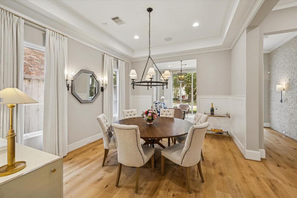 Chandelier, Dining room, Interior, Pendant Lights, Recessed Lighting, Wood Texture Flooring