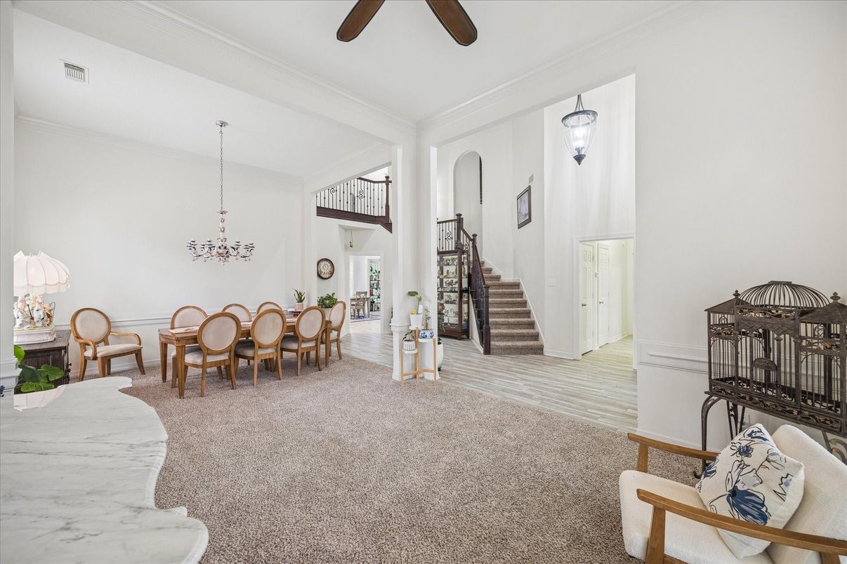 Chandelier, Dining room, Interior, Pendant Lights