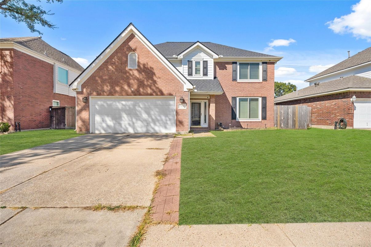 Attached, Exterior, Facade, Brick Facade, Brick Traditional