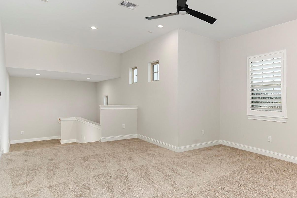 Empty room, Interior, Recessed Lighting