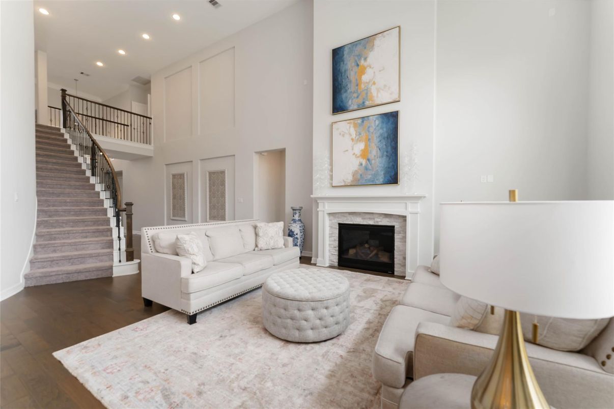 Fireplace, Interior, Living room, Pendant Lights, Recessed Lighting, Wood Texture Flooring