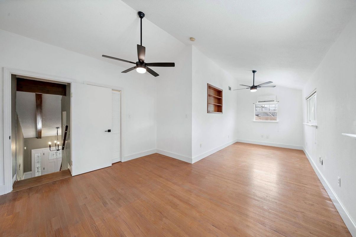 Chandelier, Empty room, Interior, Wood Texture Flooring