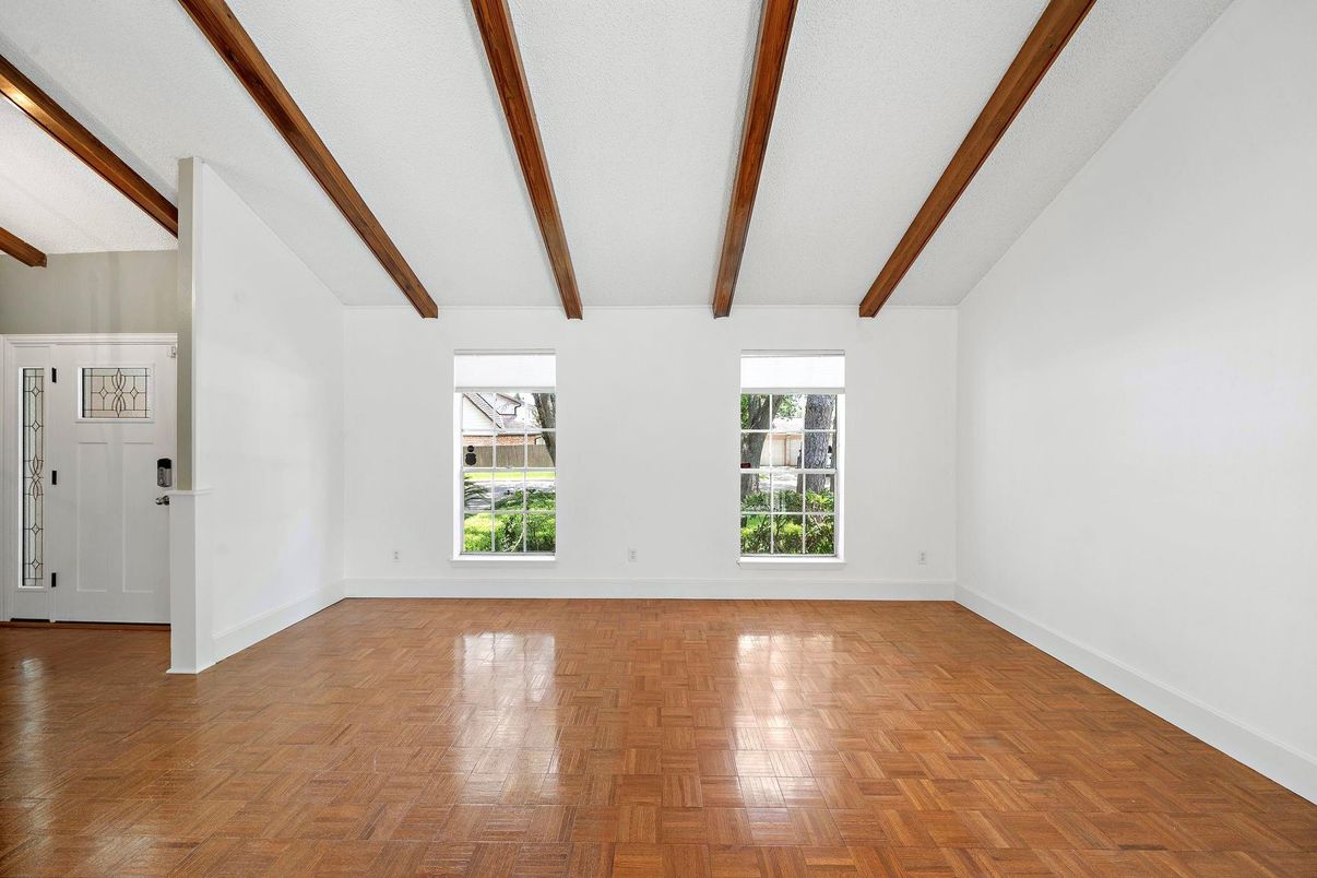 Empty room, Interior, Wooden Beams, Wood Texture Flooring
