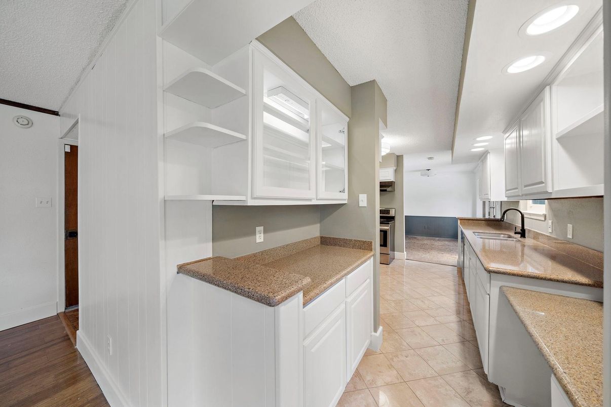 Interior, Kitchen, Recessed Lighting, Wood Texture Flooring