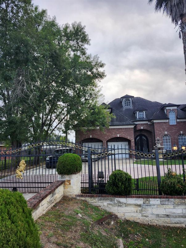 Exterior, Facade, Brick Facade, French Provincial