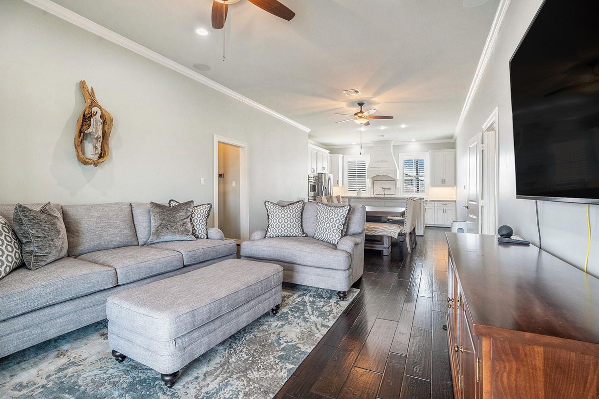 Interior, Kitchen, Living room, Recessed Lighting, Wood Texture Flooring