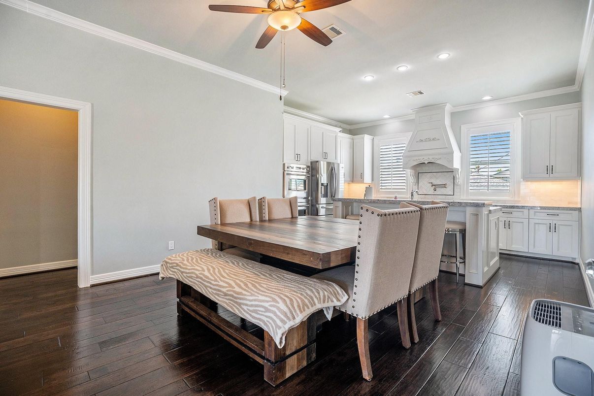 Dining room, Interior, Kitchen, Recessed Lighting, Wood Texture Flooring