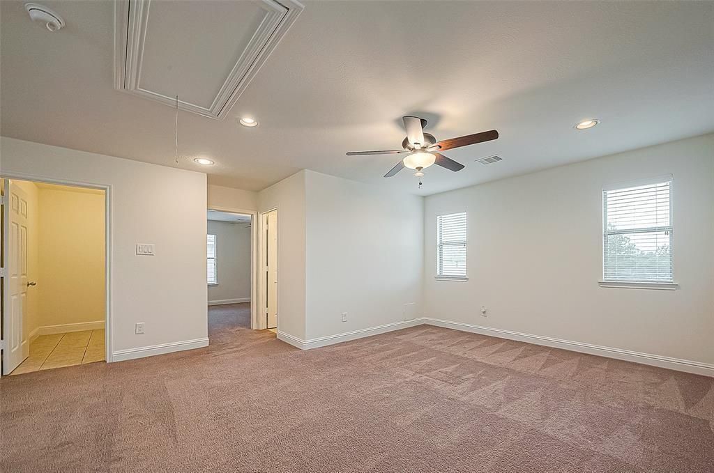 Empty room, Interior, Recessed Lighting