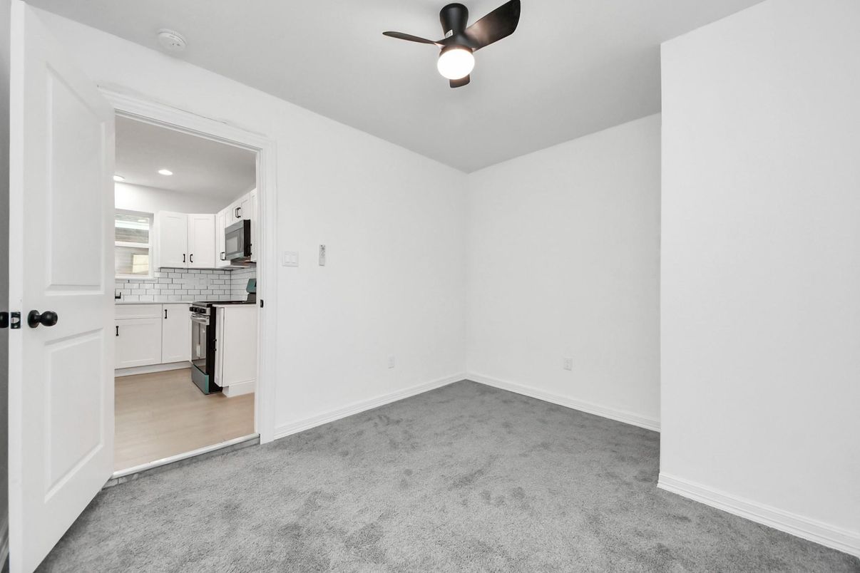 Empty room, Interior, Kitchen, Recessed Lighting