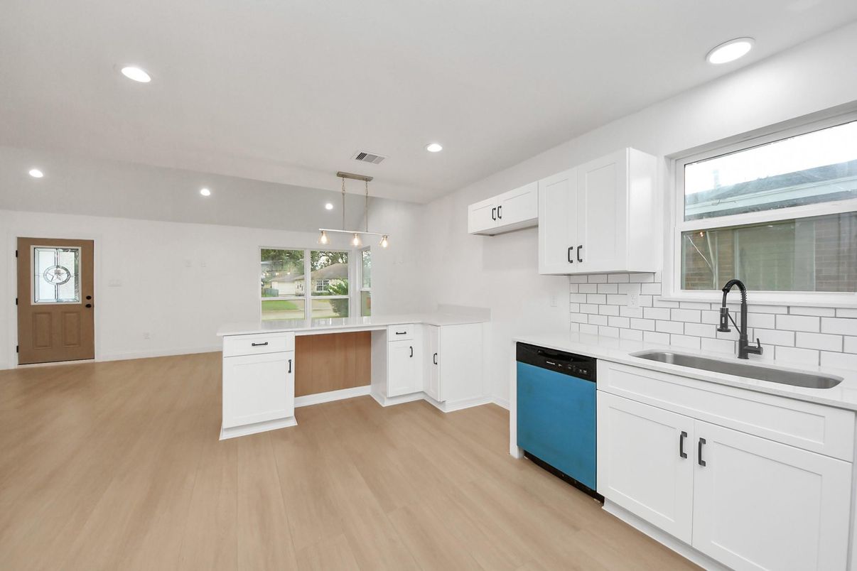 Interior, Kitchen, Pendant Lights, Recessed Lighting, Wood Texture Flooring