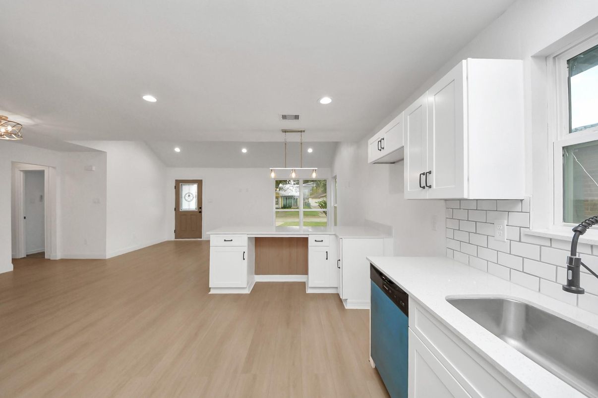 Interior, Kitchen, Pendant Lights, Recessed Lighting, Wood Texture Flooring