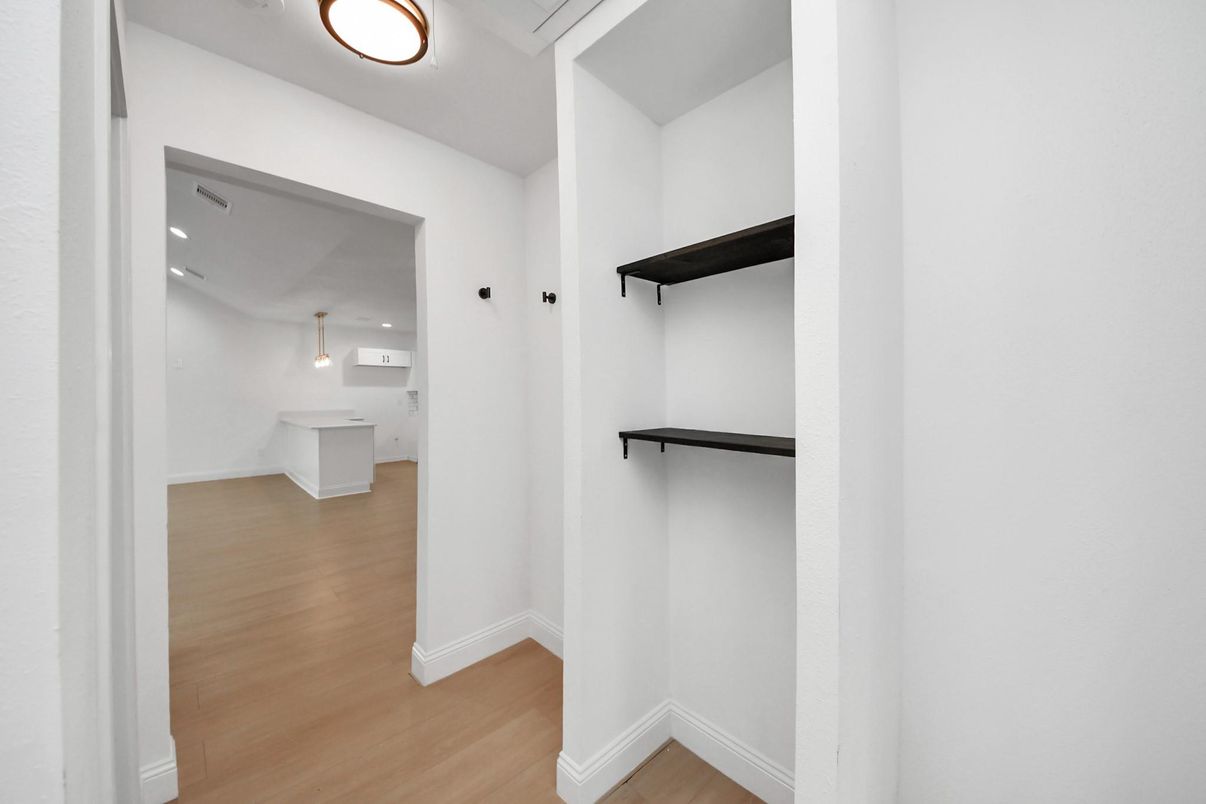 Interior, Pendant Lights, Recessed Lighting, Wood Texture Flooring