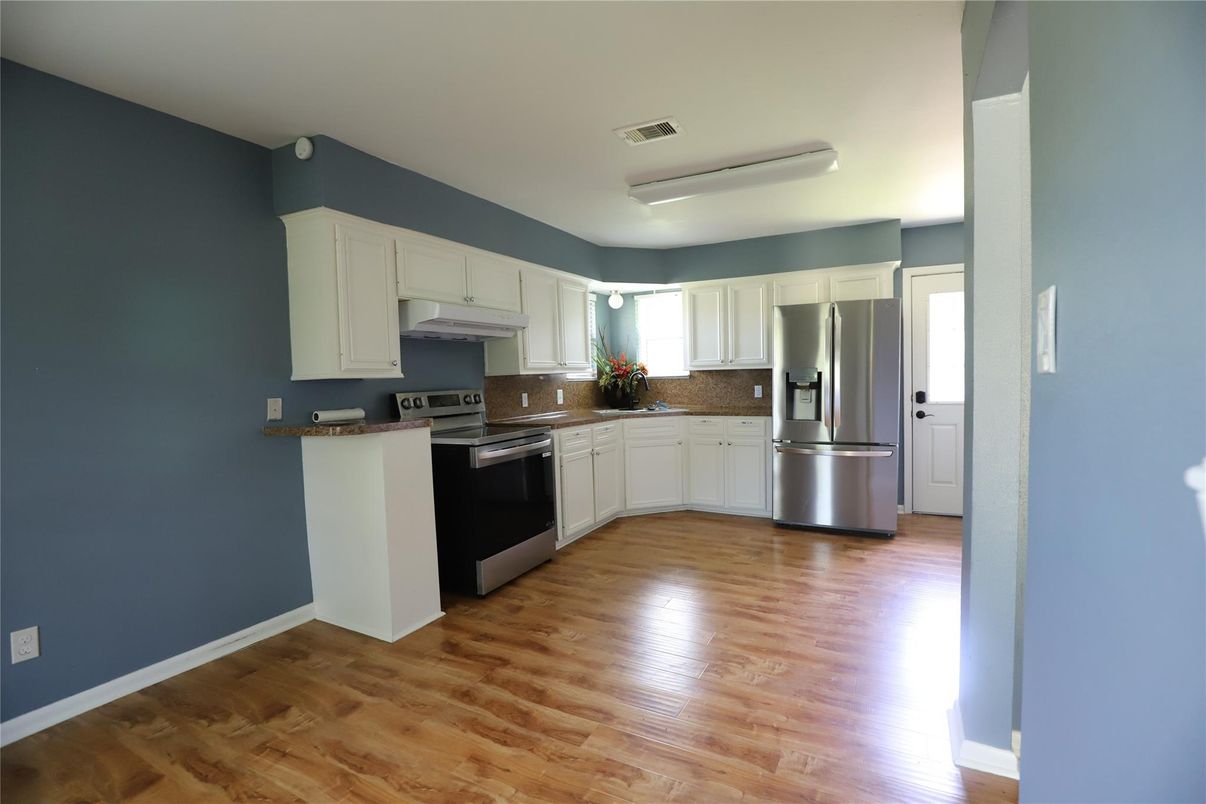 Interior, Kitchen, Stainless Steel Appliances, Wood Texture Flooring
