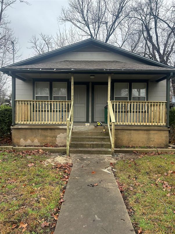 Exterior, Facade, None