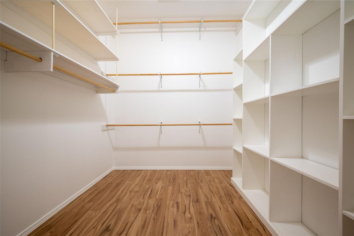 Interior, Walk-in Closets, Wood Texture Flooring