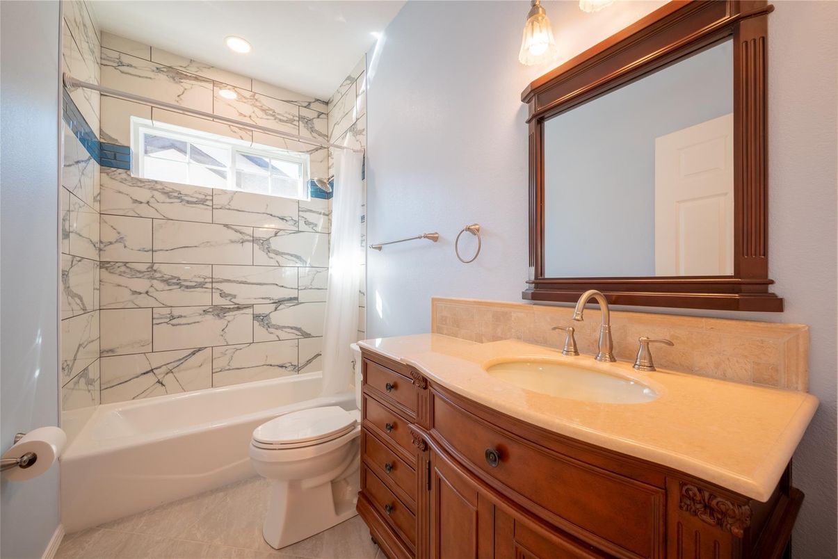 Bathroom, Interior, Marble Walls, Recessed Lighting