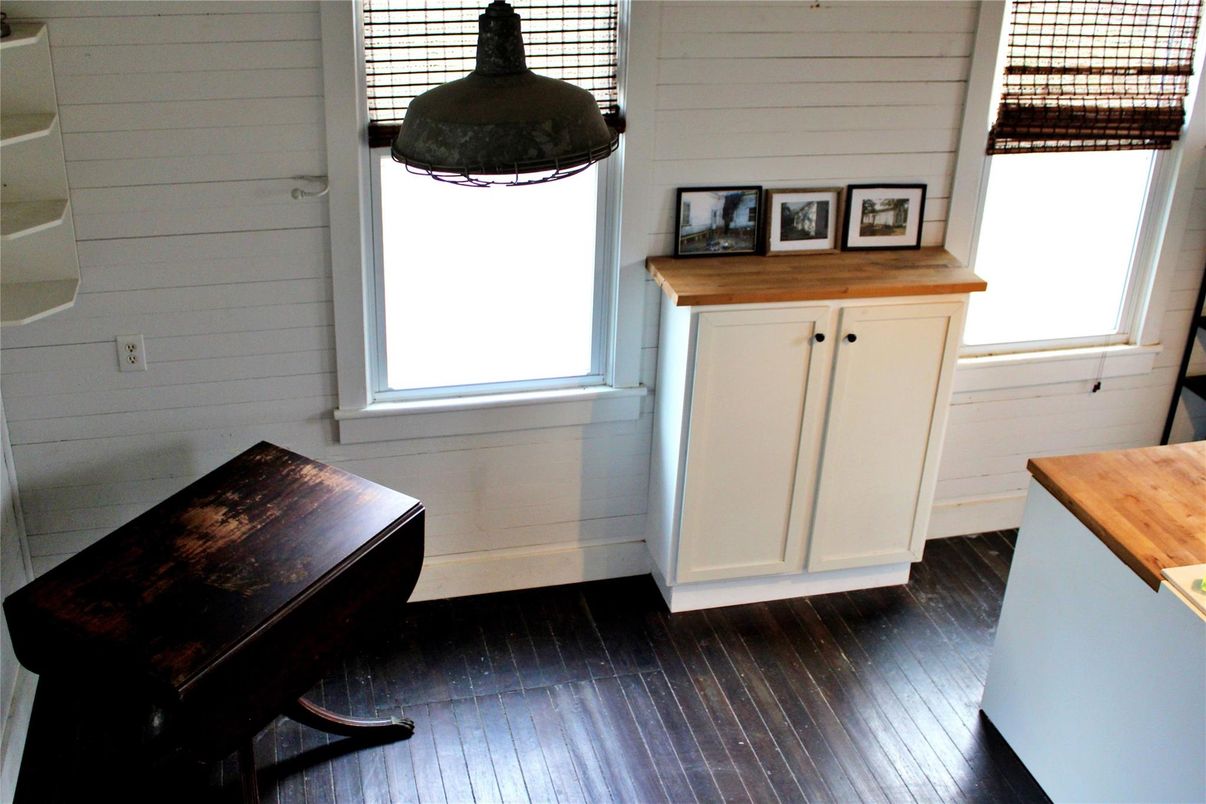 Interior, Pendant Lights, Wood Texture Flooring