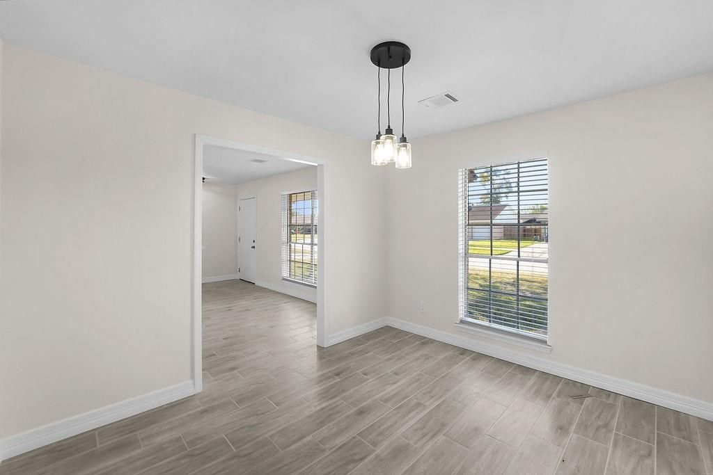 Empty room, Interior, Pendant Lights, Wood Texture Flooring