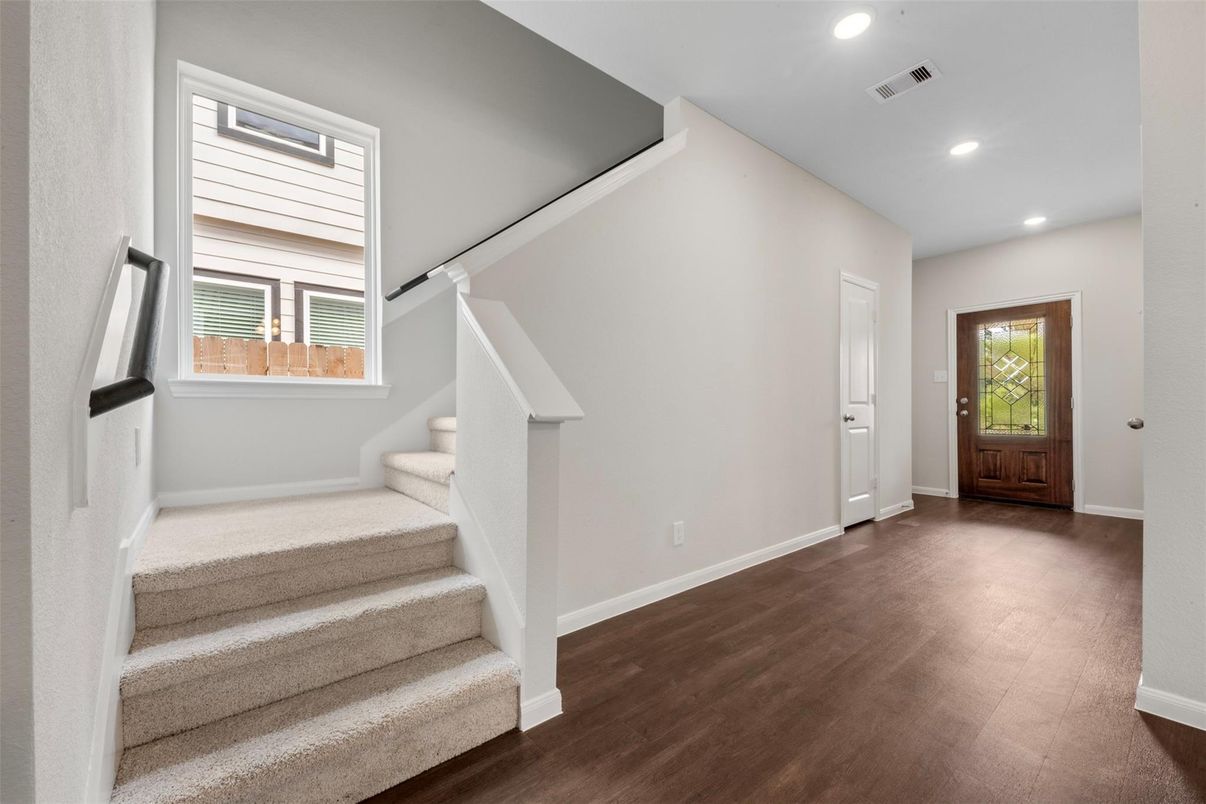 Interior, Recessed Lighting, Wood Texture Flooring