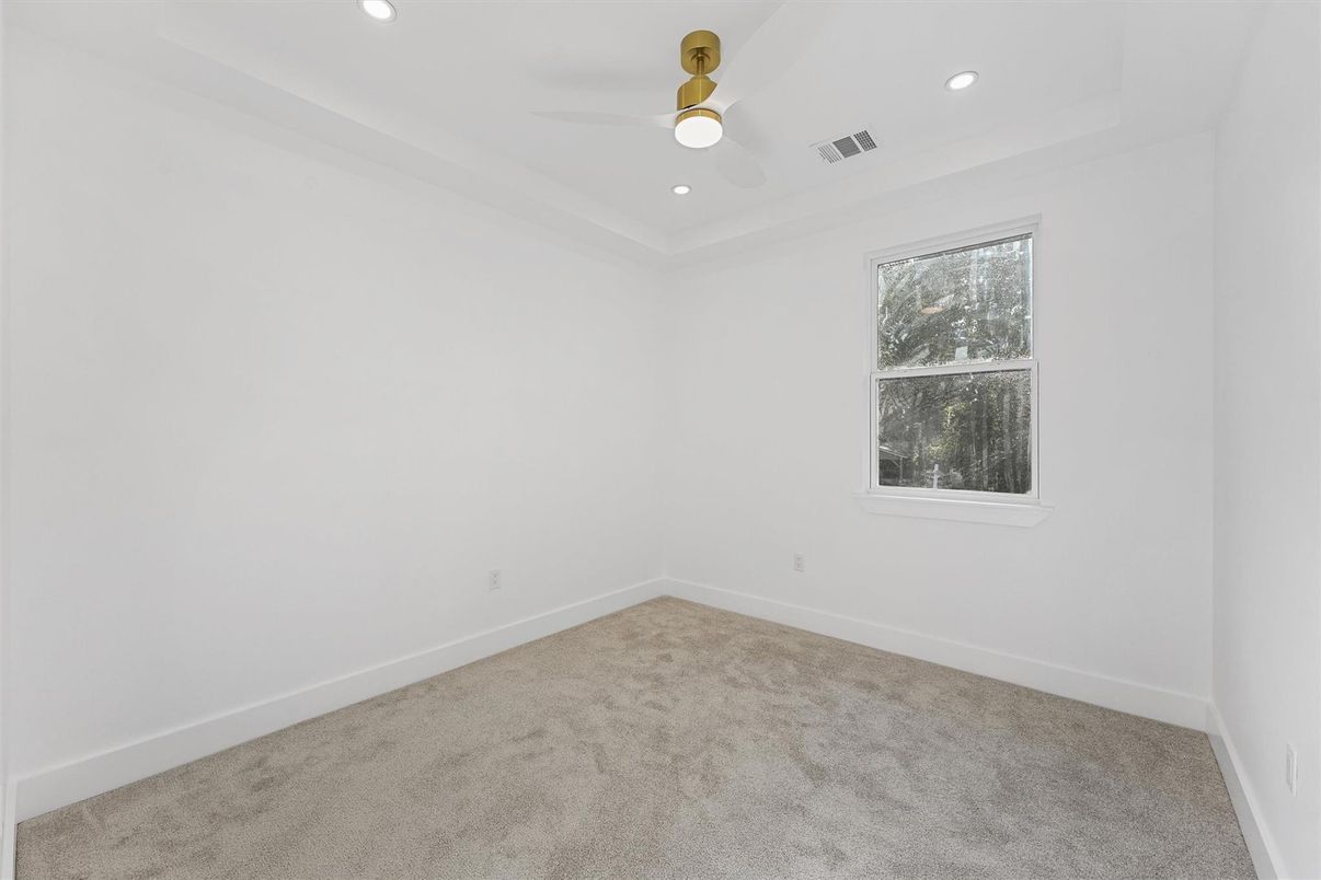 Empty room, Interior, Recessed Lighting
