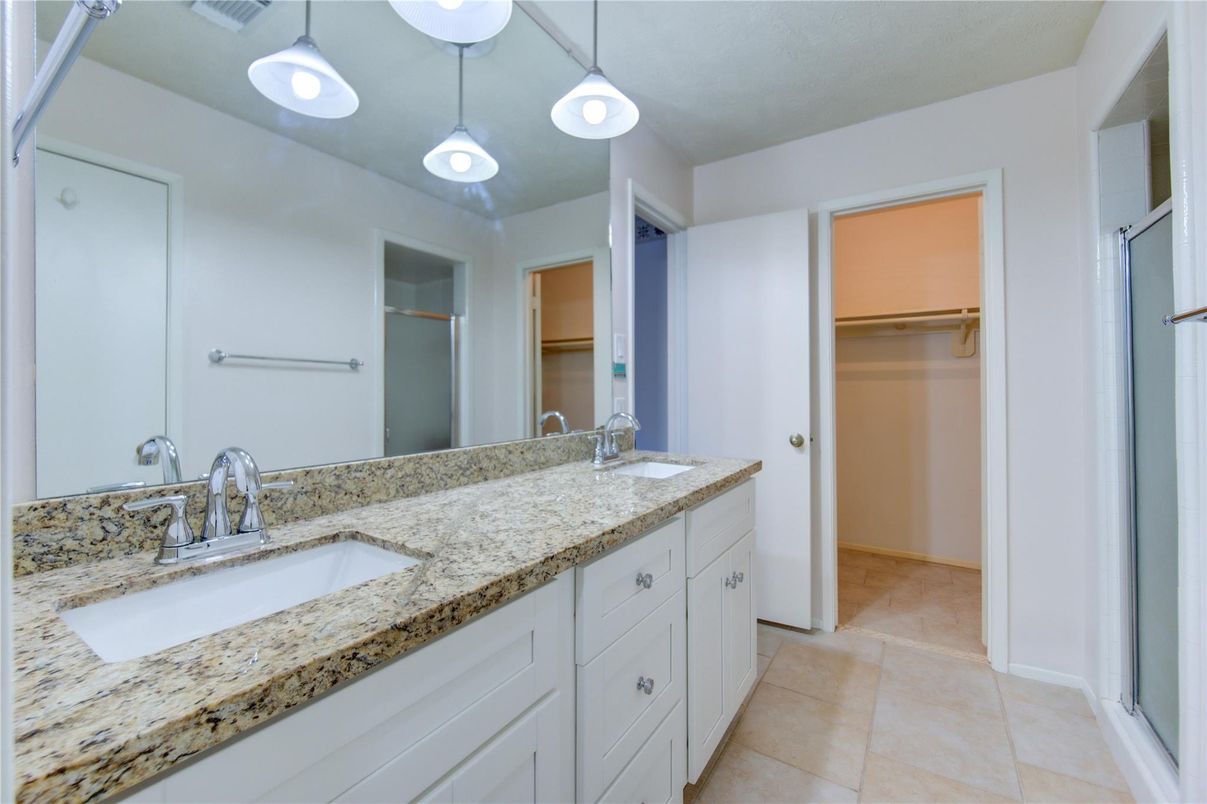 Bathroom, Dual Sink Vanities, Interior, Pendant Lights, Walk-in Closets