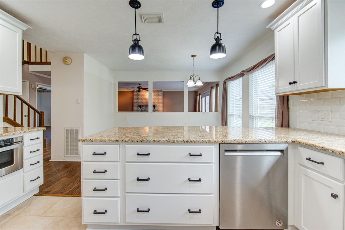 Interior, Kitchen, Pendant Lights, Recessed Lighting, Stainless Steel Appliances