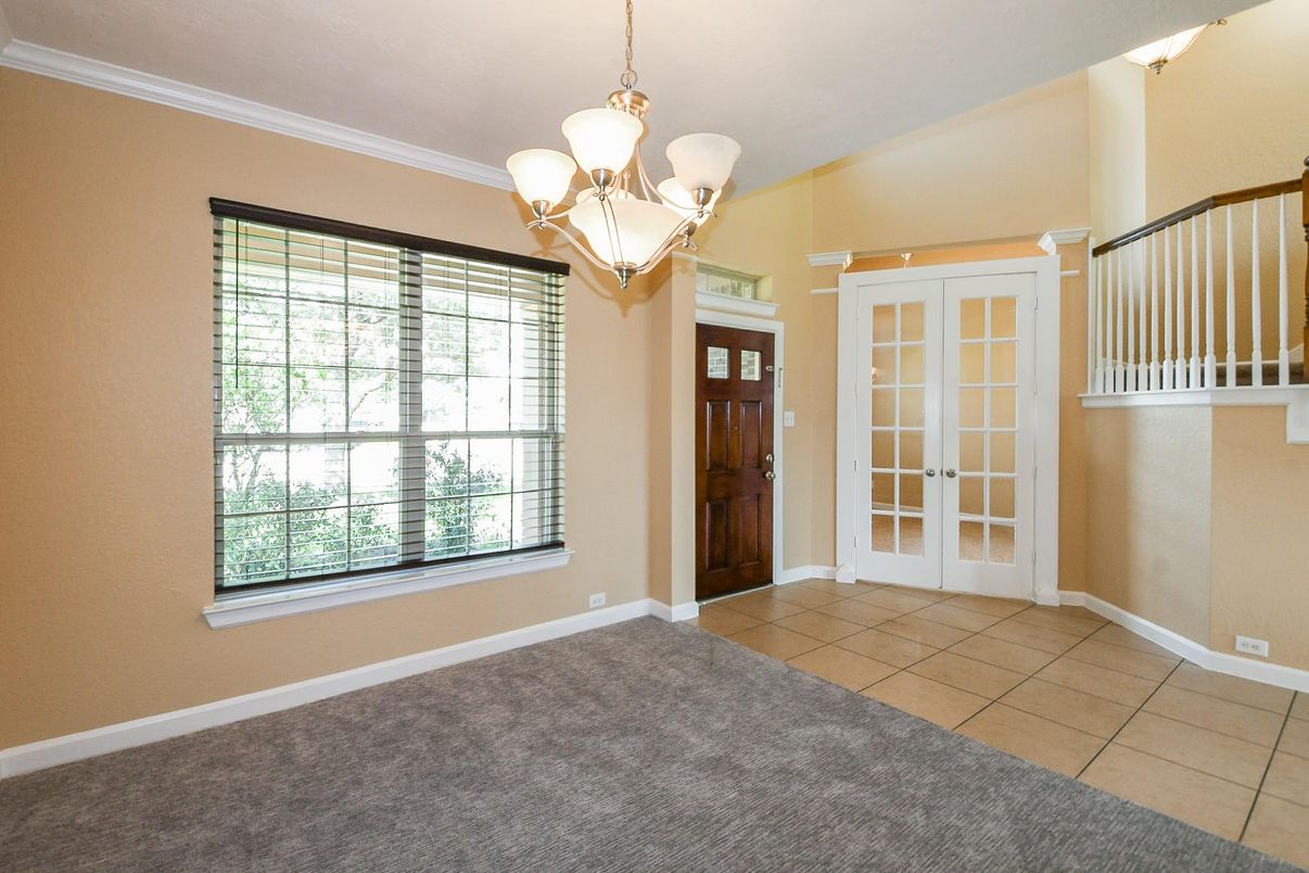 Chandelier, Interior