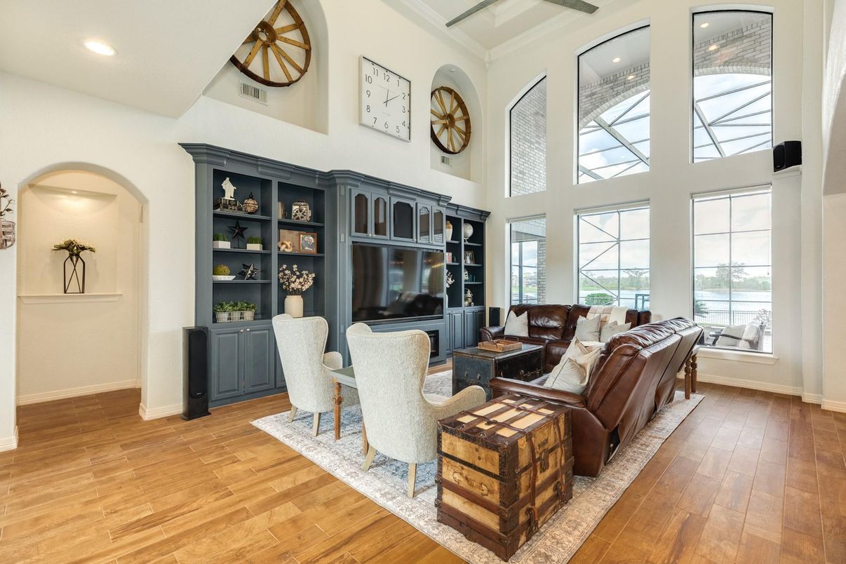 Interior, Living room, Recessed Lighting, Wood Texture Flooring