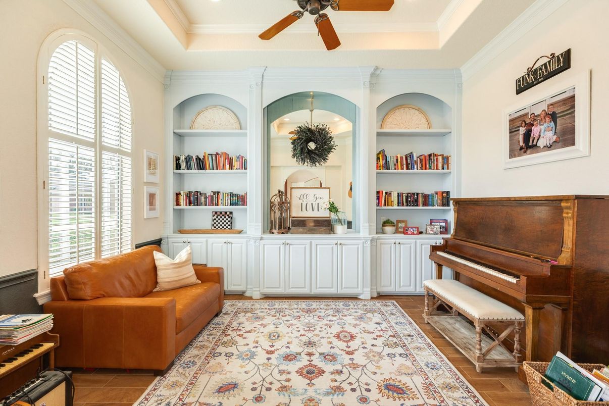 Interior, Piano, Recessed Lighting, Wood Texture Flooring