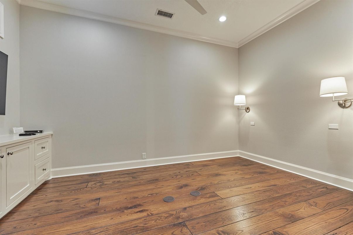 Empty room, Interior, Recessed Lighting, Wood Texture Flooring