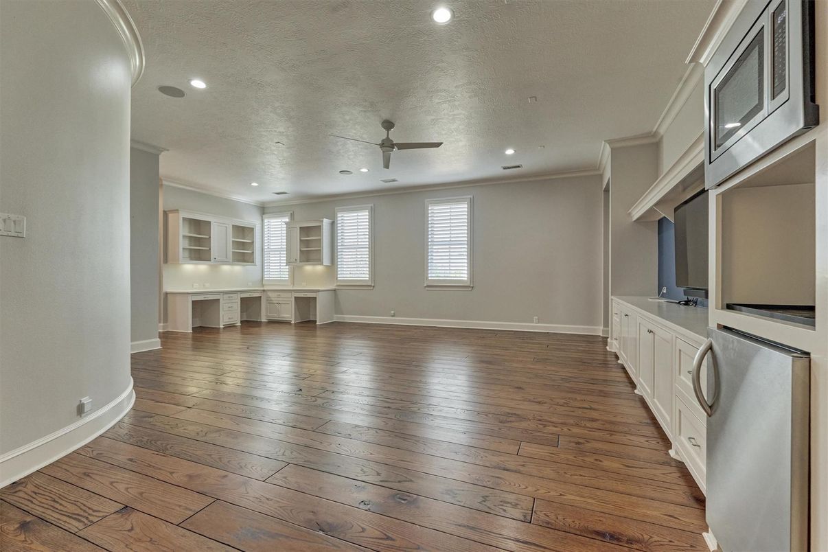 Empty room, Interior, Recessed Lighting, Wood Texture Flooring