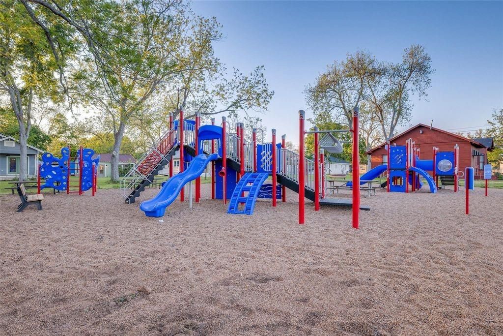 Backyard, Exterior, Playground