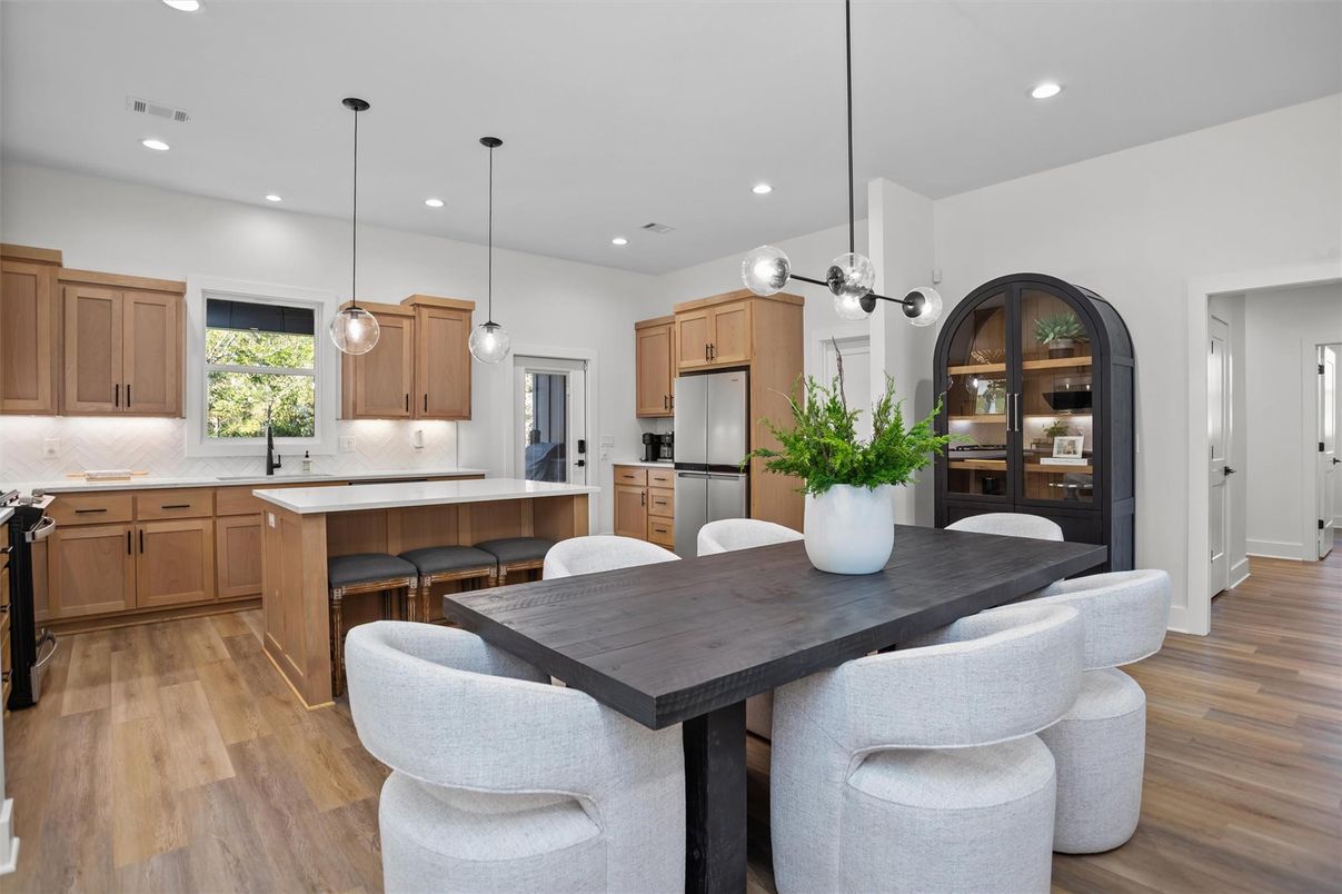 Dining room, Interior, Kitchen, Pendant Lights, Recessed Lighting, Wood Texture Flooring