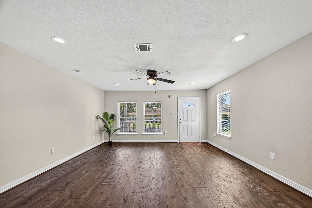 Empty room, Interior, Recessed Lighting, Wood Texture Flooring