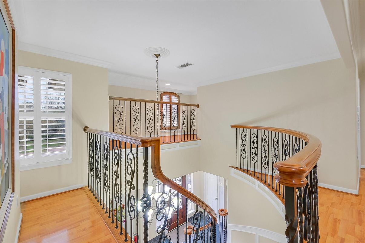 Interior, Pendant Lights, Recessed Lighting, Wood Texture Flooring