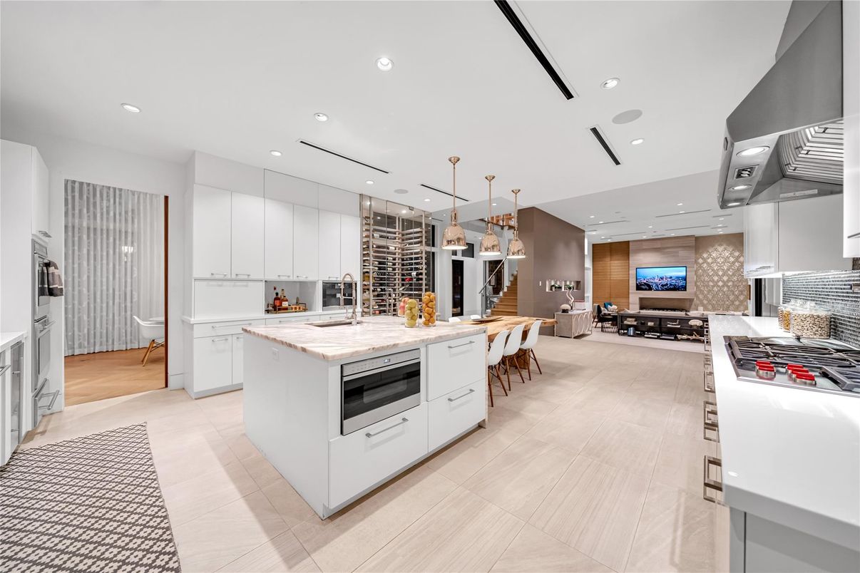Dining room, Interior, Kitchen, Pendant Lights, Recessed Lighting, Stainless Steel Appliances