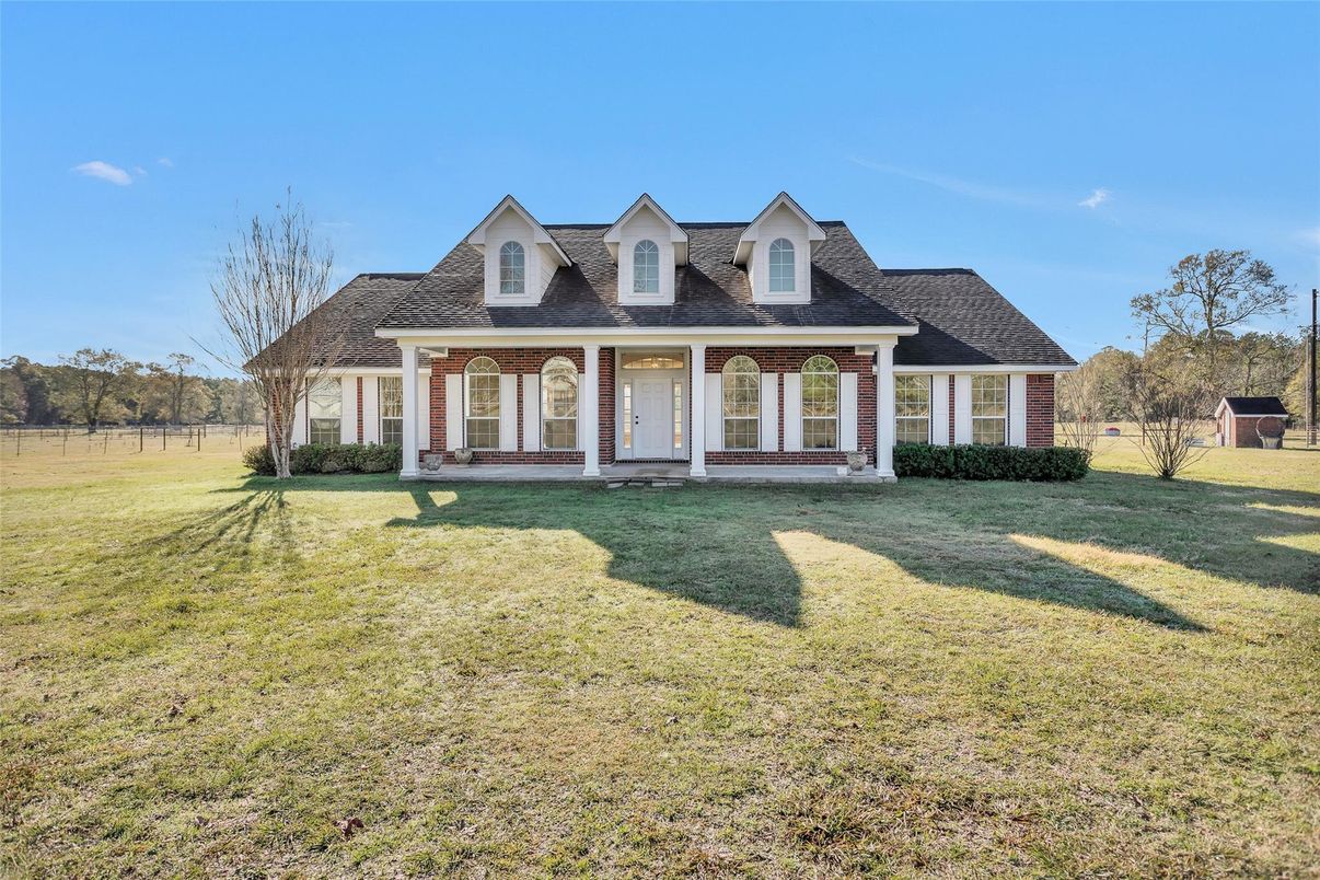 Backyard, Exterior, Facade, Cape Cod