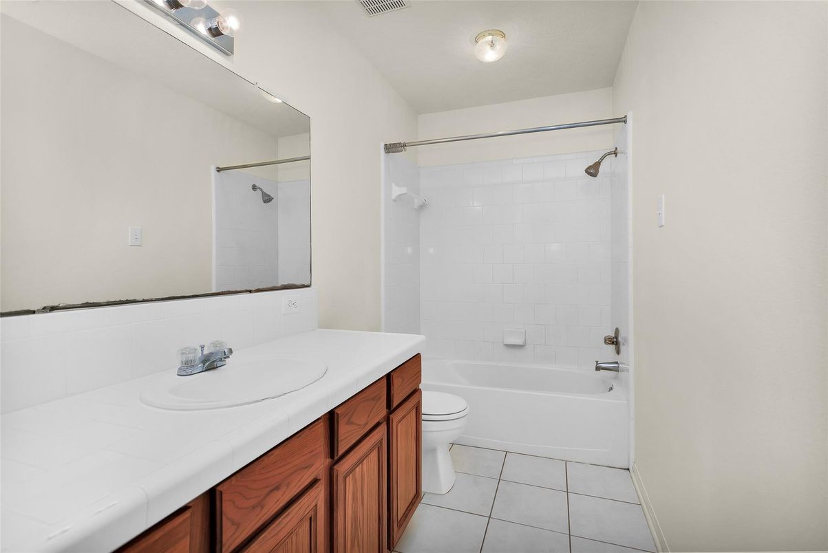 Bathroom, Interior, Tile Countertops