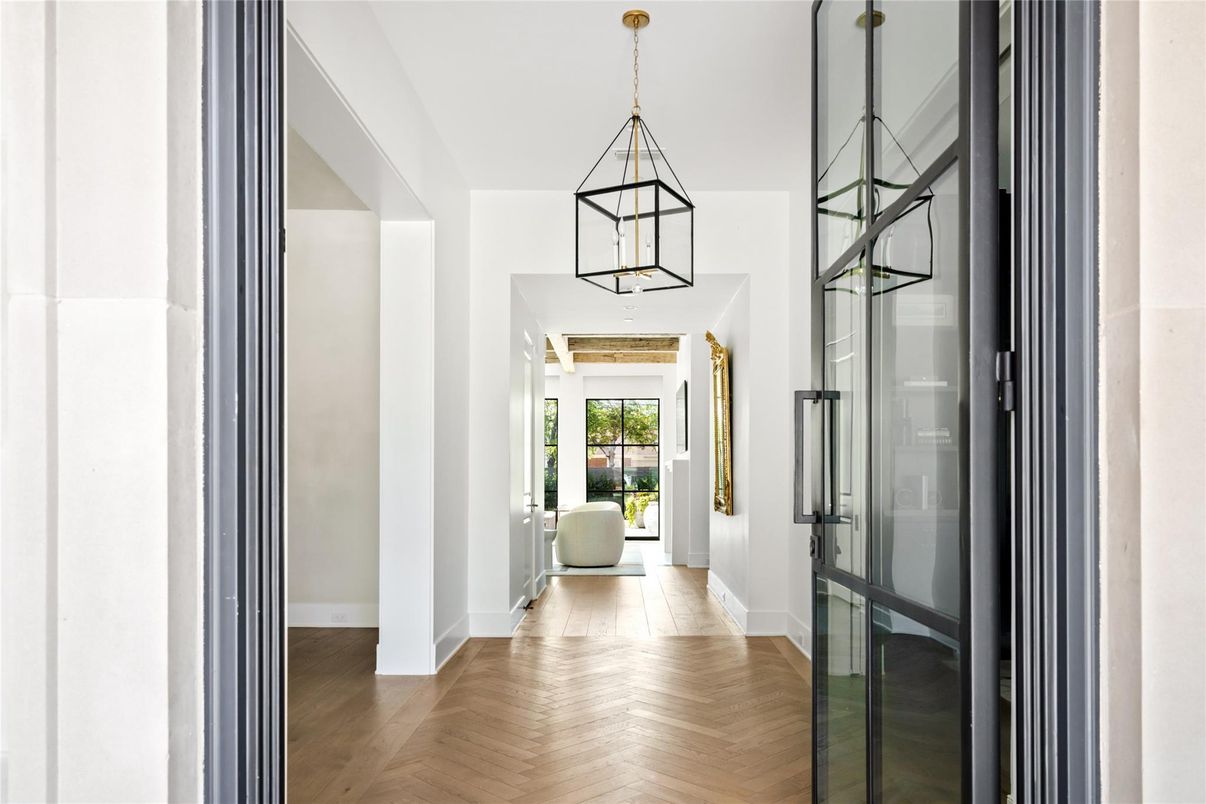Interior, Pendant Lights, Wood Texture Flooring