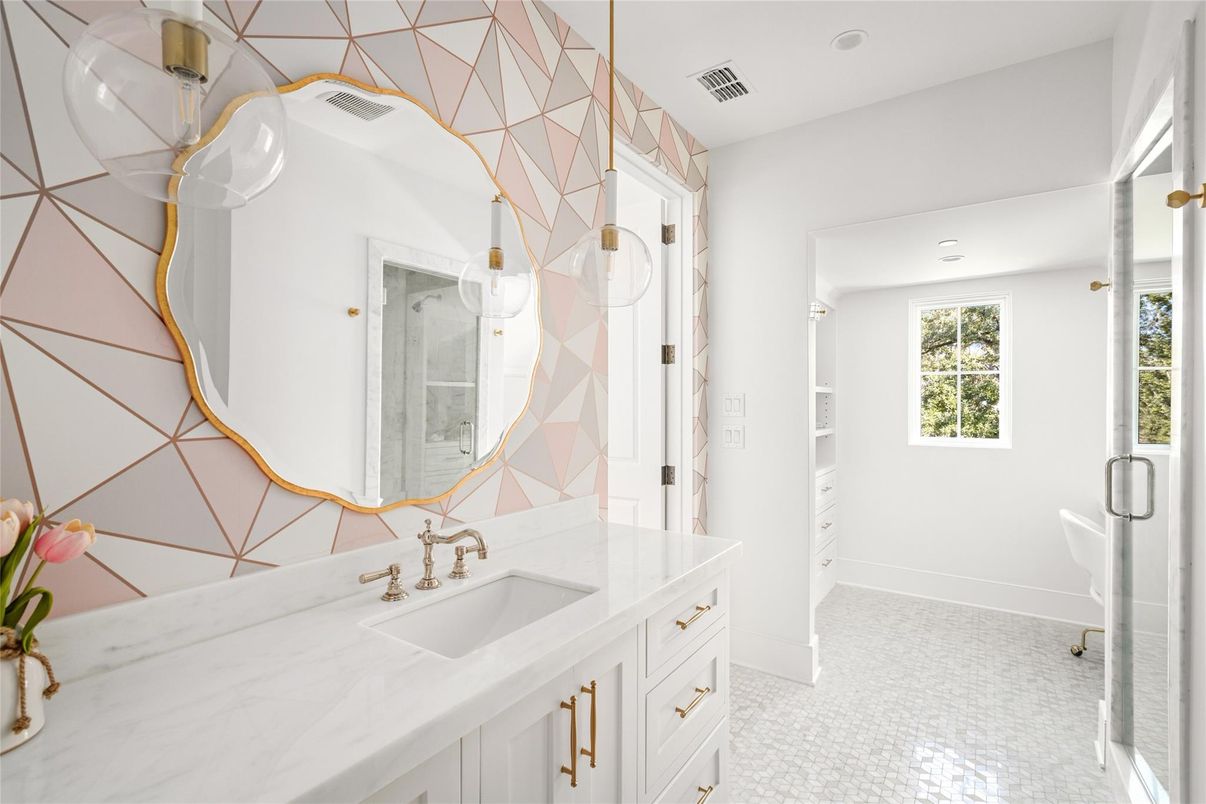 Bathroom, Interior, Recessed Lighting