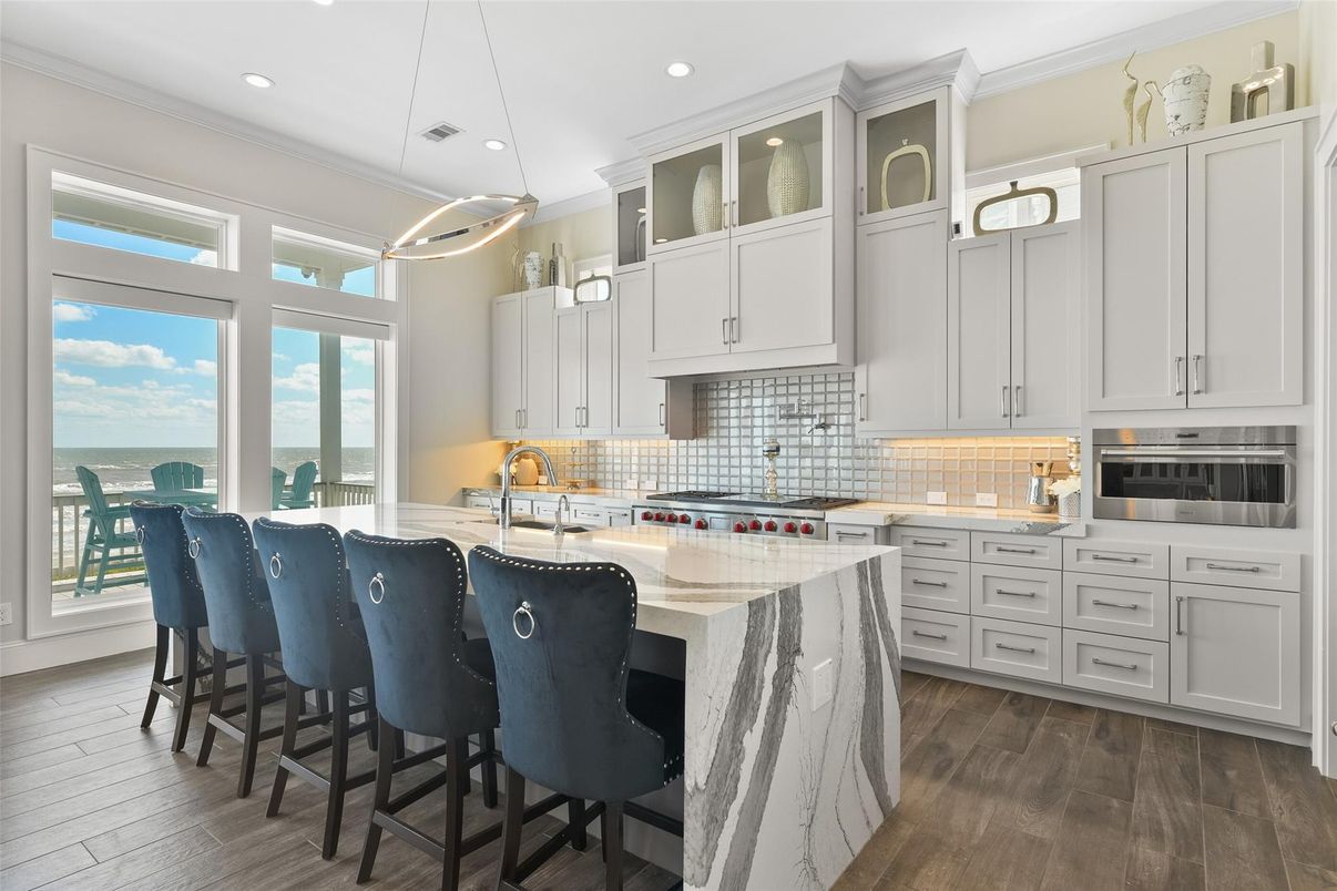 Interior, Kitchen, Pendant Lights, Recessed Lighting, Water, Wood Texture Flooring