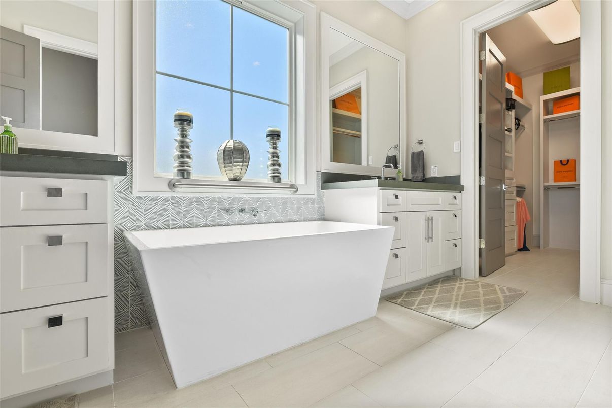 Bathroom, Free Standing Baths, Interior