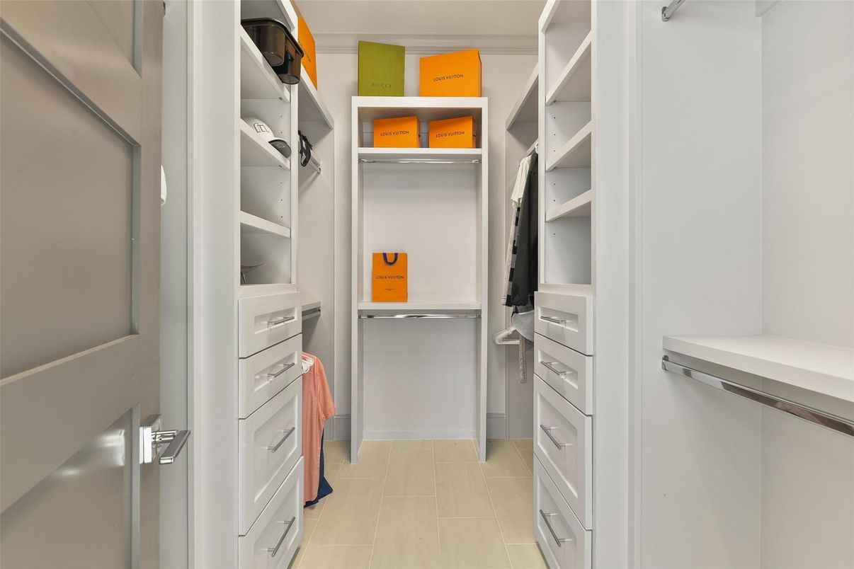 Interior, Walk-in Closets