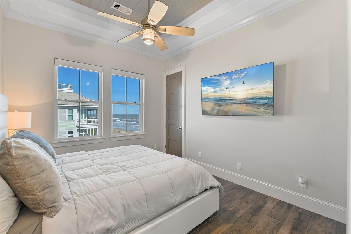 Bedroom, Interior, Water, Wood Texture Flooring