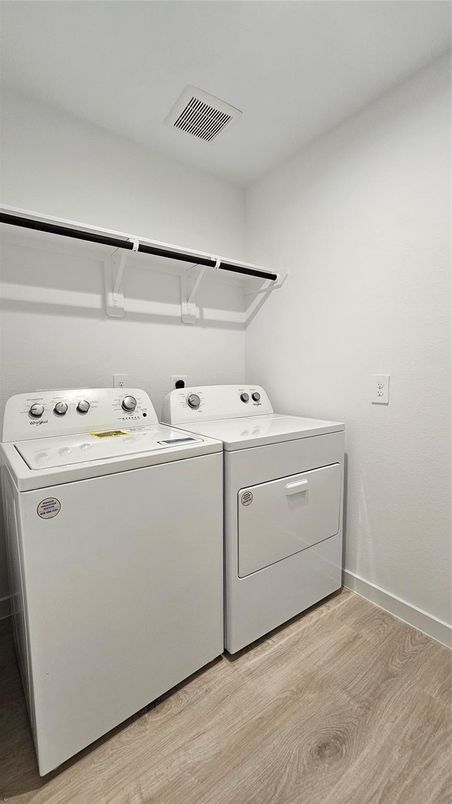 Interior, Washer, Wood Texture Flooring