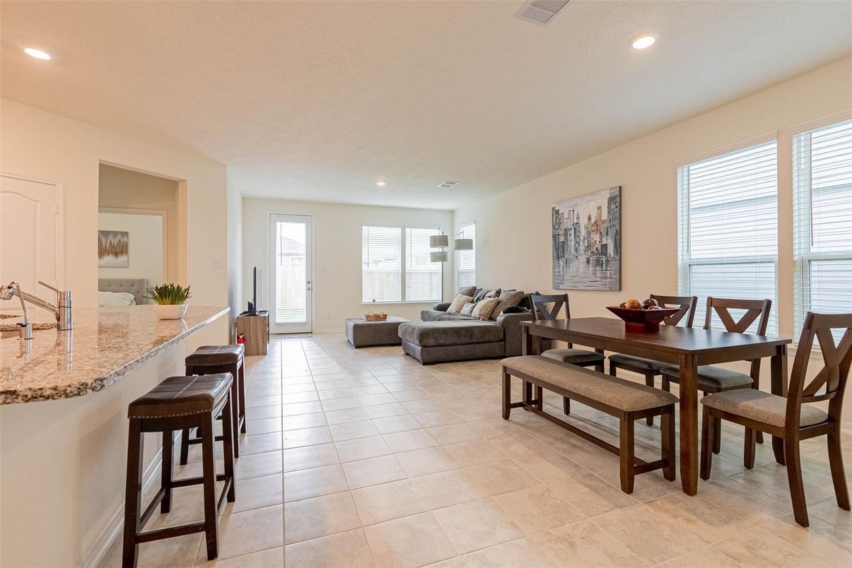 Dining room, Interior, Living room, Recessed Lighting