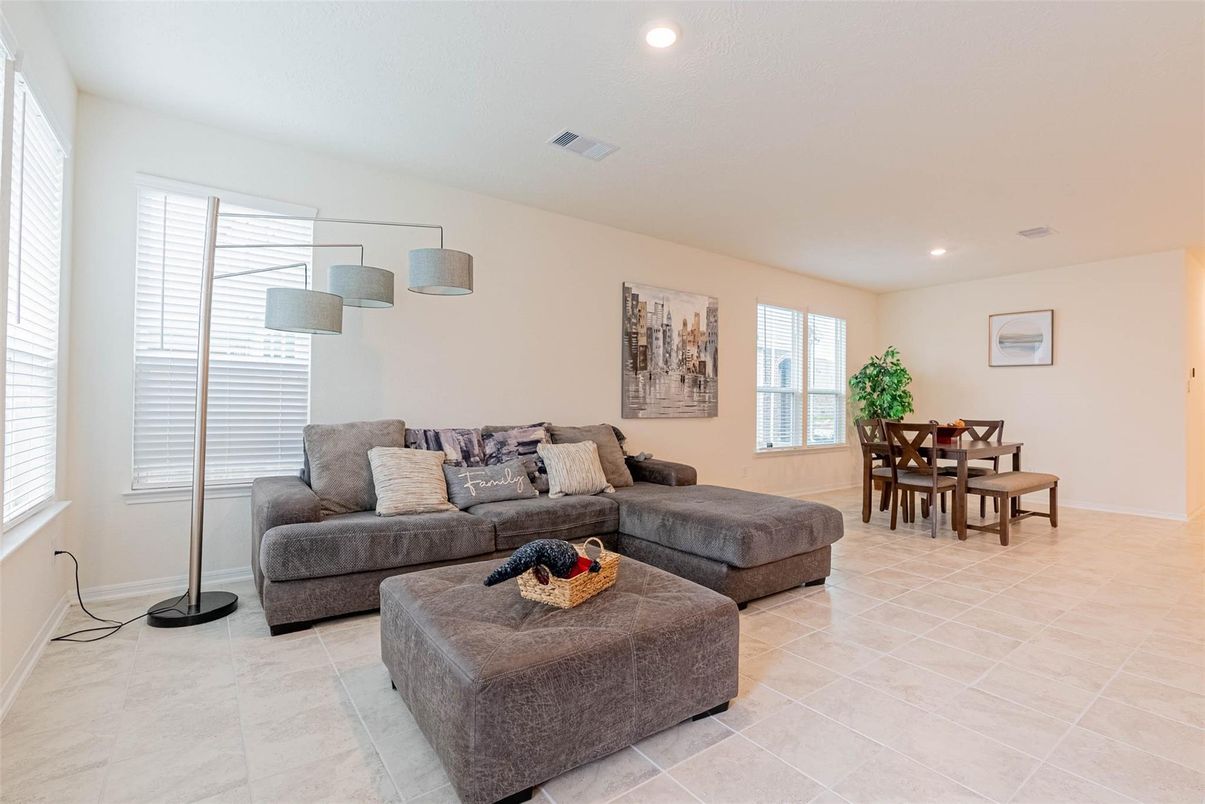 Dining room, Interior, Living room, Recessed Lighting